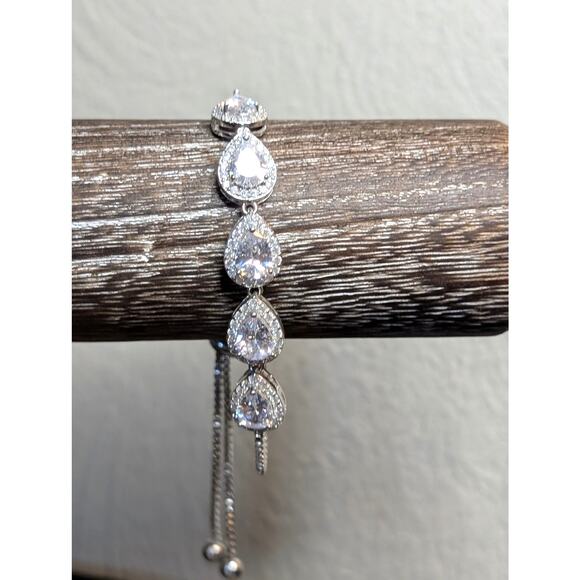 Teardrop Halo CZ Tennis Adjustable White Gold Plated Silver Tone Pull Bracelet - Picture 1 of 7